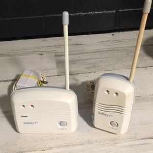 Vintage Safety 1st Lightweight Crystal Clear Nursery Monitor with owners manual